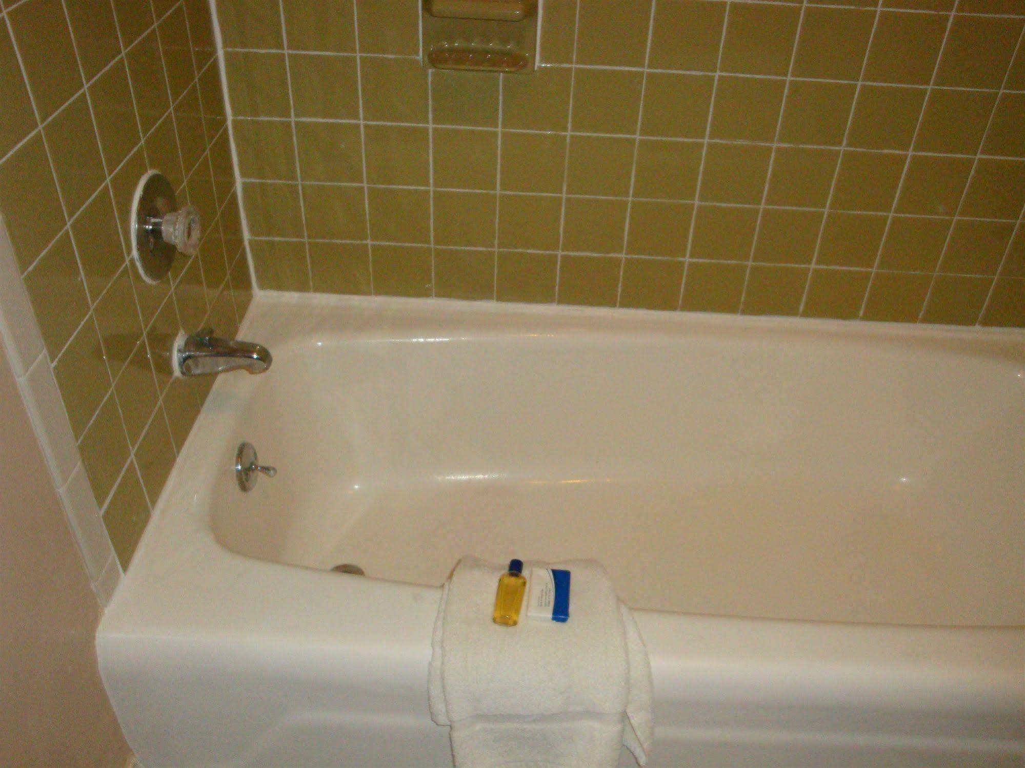 Economy Inn Green Bay Esterno foto